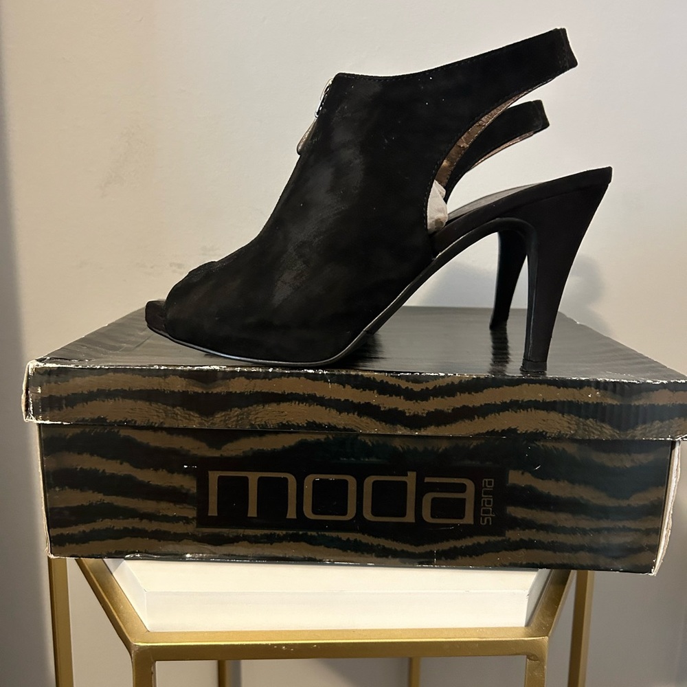 Black Peep-Toe Suede Heel, size 10, Gentle Worn